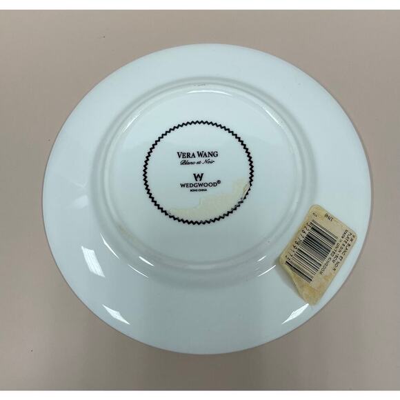 New Vera Wang Wedgwood Blanc et Noir 6" Butter Plate. KK410 - Picture 2 of 2